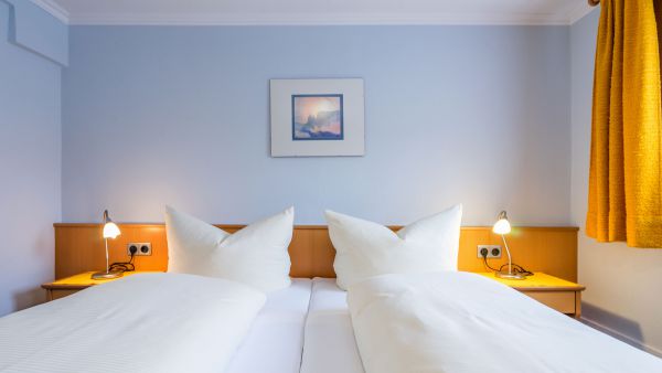 F2-Bett.jpg